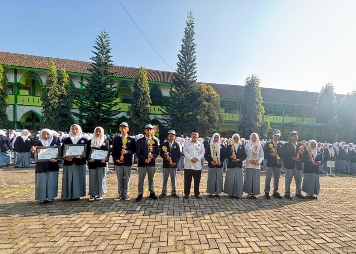 Peringatan Hari RA Kartini di MAN Temanggung (Foto 3)