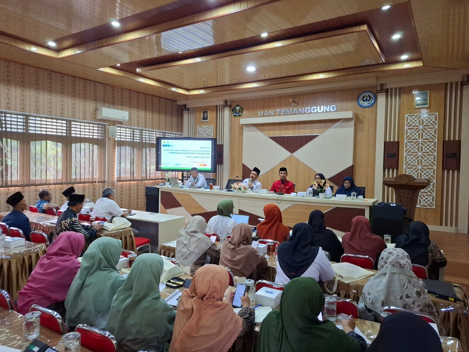 MAN Temanggung Gelar Pembagian Tugas dan Rapat Kerja Guru-Tenaga Kependidikan Tahun Ajaran 2026/2027 (Foto 2)