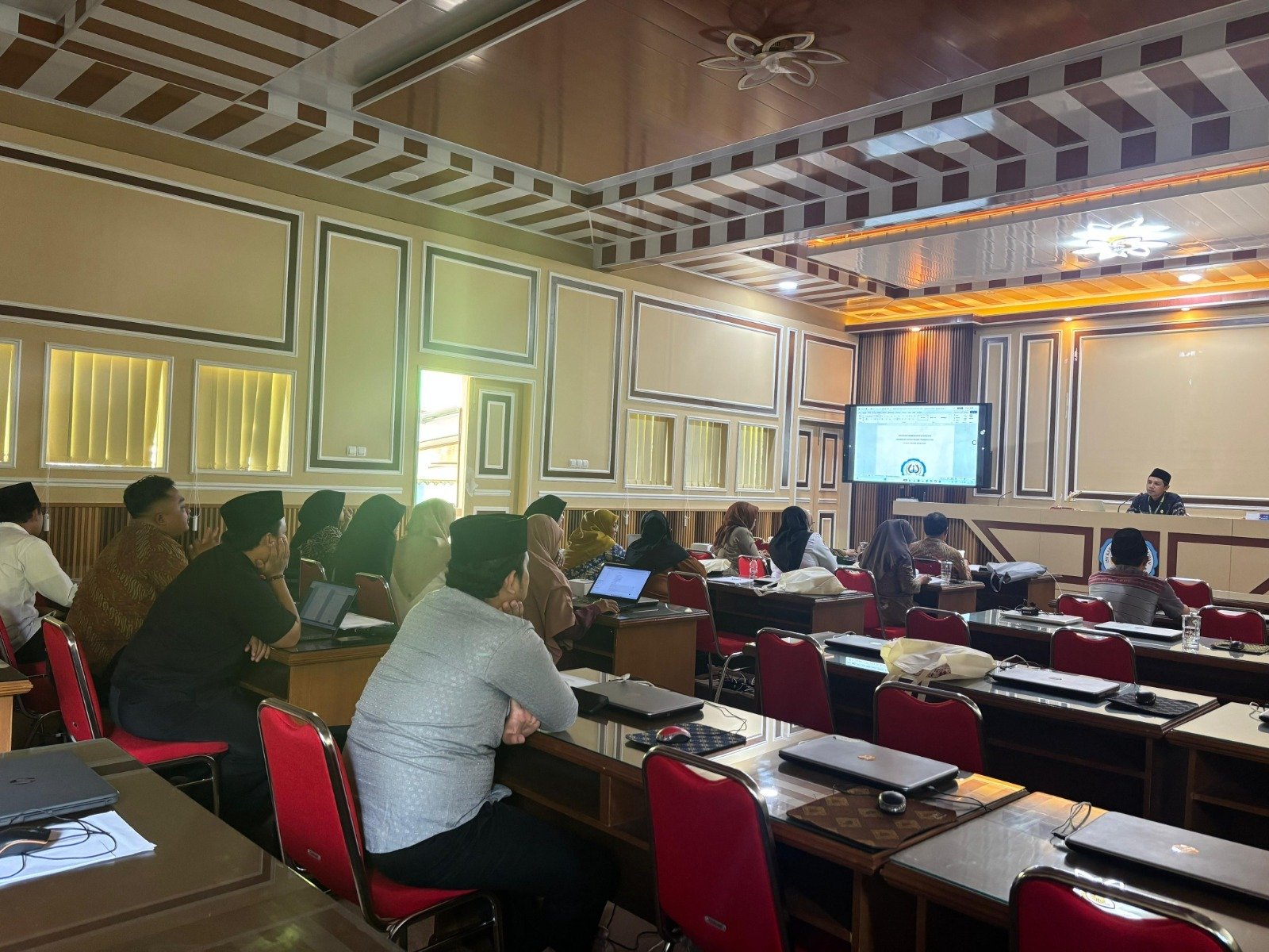 MAN Temanggung Gelar Pembagian Tugas dan Rapat Kerja Guru-Tenaga Kependidikan Tahun Ajaran 2026/2027 (Foto 3)