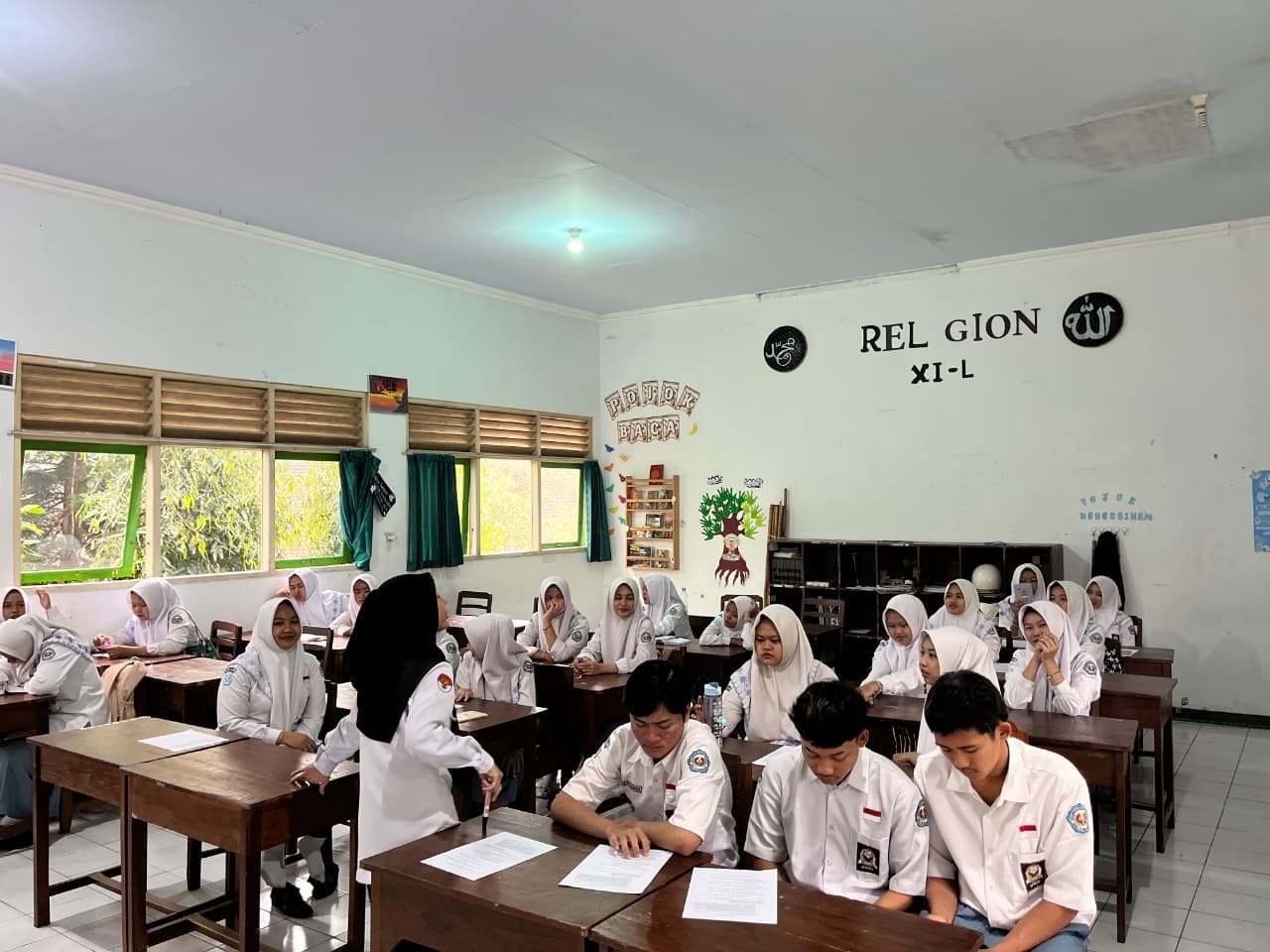 KEGIATAN KOKURIKULER PENDALAMAN MATERI IBADAH PESERTA DIDIK KELAS X DAN XI MAN TEMANGGUNG