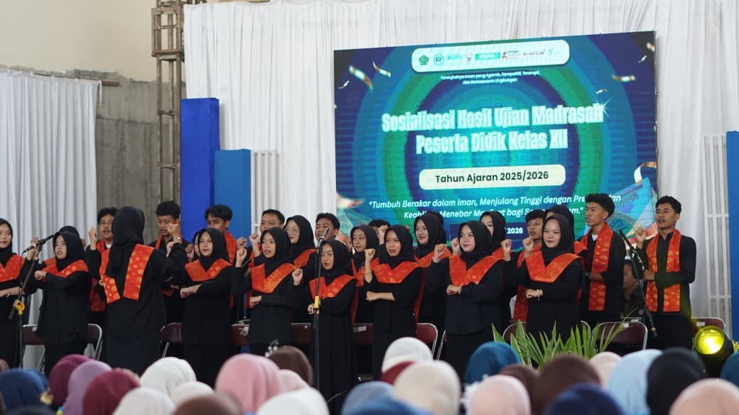 Sosialisasi Hasil Ujian Madrasah dan Penyerahan Siswa Kelas XII MAN Temanggung Tahun Ajaran 2025/2026 (Foto 3)