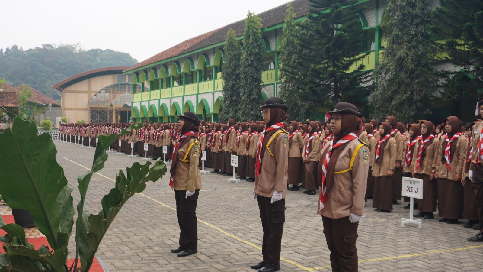 MAN Temanggung Gelar Upacara Hari Pramuka ke-65, Tanamkan Nilai Dasa Dharma dan Berikan Beasiswa Prestasi (Foto 2)