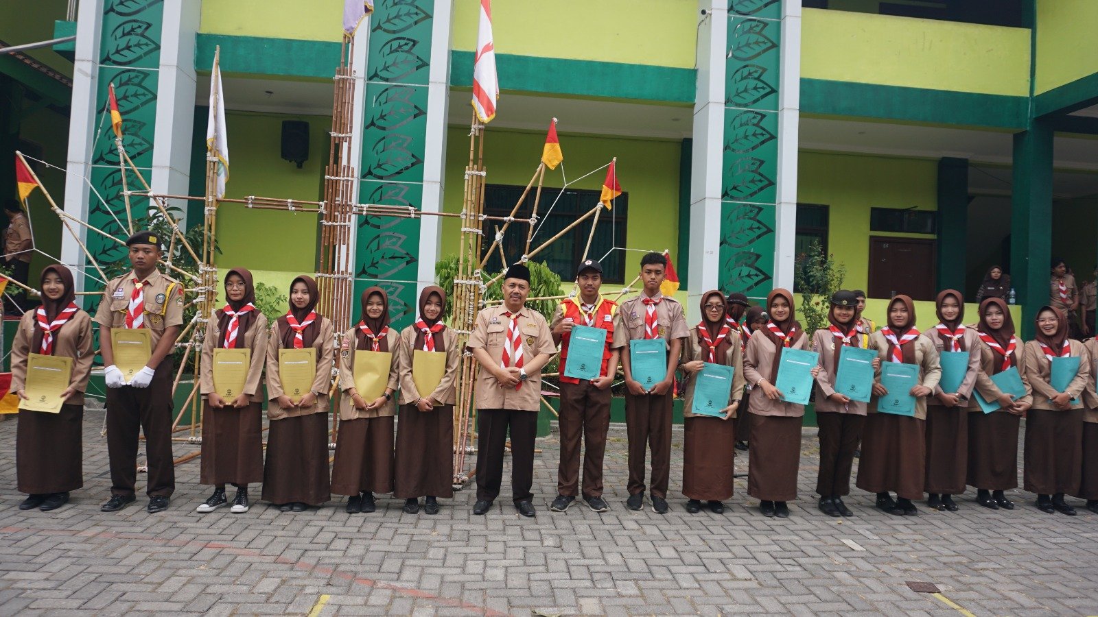 MAN Temanggung Gelar Upacara Hari Pramuka ke-65, Tanamkan Nilai Dasa Dharma dan Berikan Beasiswa Prestasi