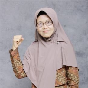 Dra. ENDAH TRI PUDJIASTUTI