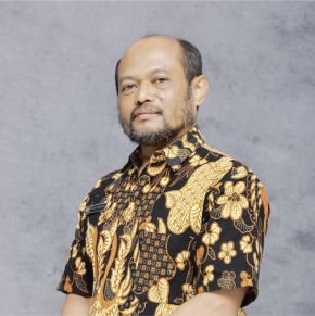 Drs. H. HUSNI MUJAHID