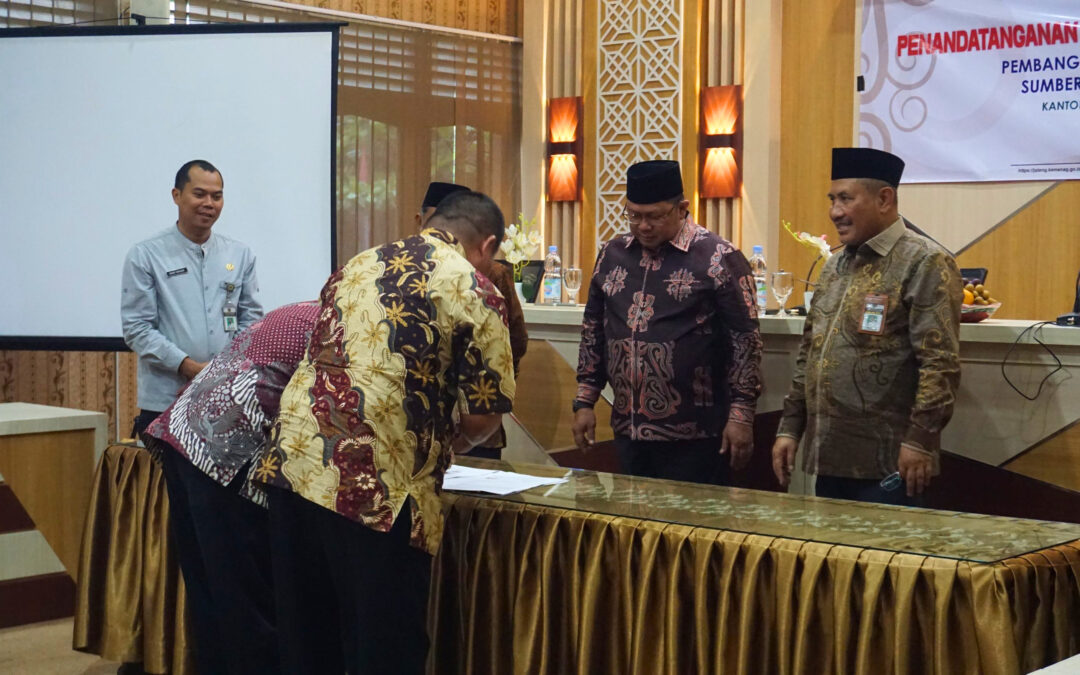 Penandatanganan Kontrak Konsultan Perencana Pembangunan Gedung Madrasah SBSN 2025: Fokus pada Tepat Waktu, Tepat Anggaran, Transparansi, dan Akuntabilitas