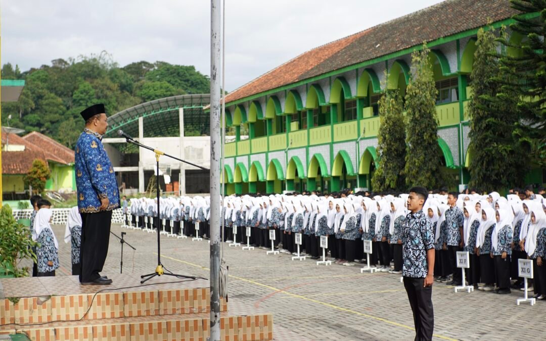 Upacara Hari Kesaktian Pancasila di MAN Temanggung